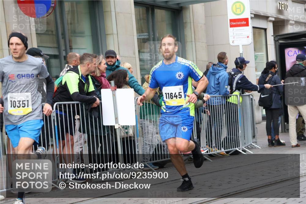 05.10.2025 - 20. swb-Marathon Bremen Strokosch-Dieckow http://msf.ph/oto/9235900 05.10.2025 10:43:56 Ziel 9361, 9614, 9919, 10044, 10348, 10351, 10505, 10649, 10652, 10666, 10780, 10816, 11316, 11503, 11645, 11648, 11659, 9361, 9614, 9919, 10044, 10348, 10351, 10505, 10649, 10652, 10666, 10780, 10816, 11316, 11503, 11645, 11648, 11659 meine-sportfotos.de