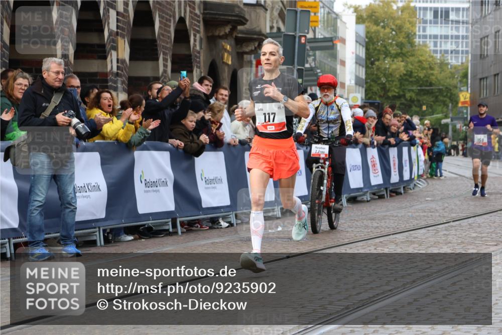 05.10.2025 - 20. swb-Marathon Bremen Strokosch-Dieckow http://msf.ph/oto/9235902 05.10.2025 12:38:51 Ziel 117, 158 meine-sportfotos.de
