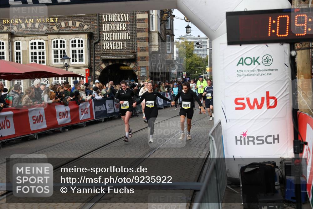 05.10.2025 - 20. swb-Marathon Bremen Yannick Fuchs http://msf.ph/oto/9235922 05.10.2025 11:05:29 Ziel 9440, 9515, 9690, 9713, 9908, 9944, 10255, 10828, 10990, 11106, 11501, 11540 meine-sportfotos.de