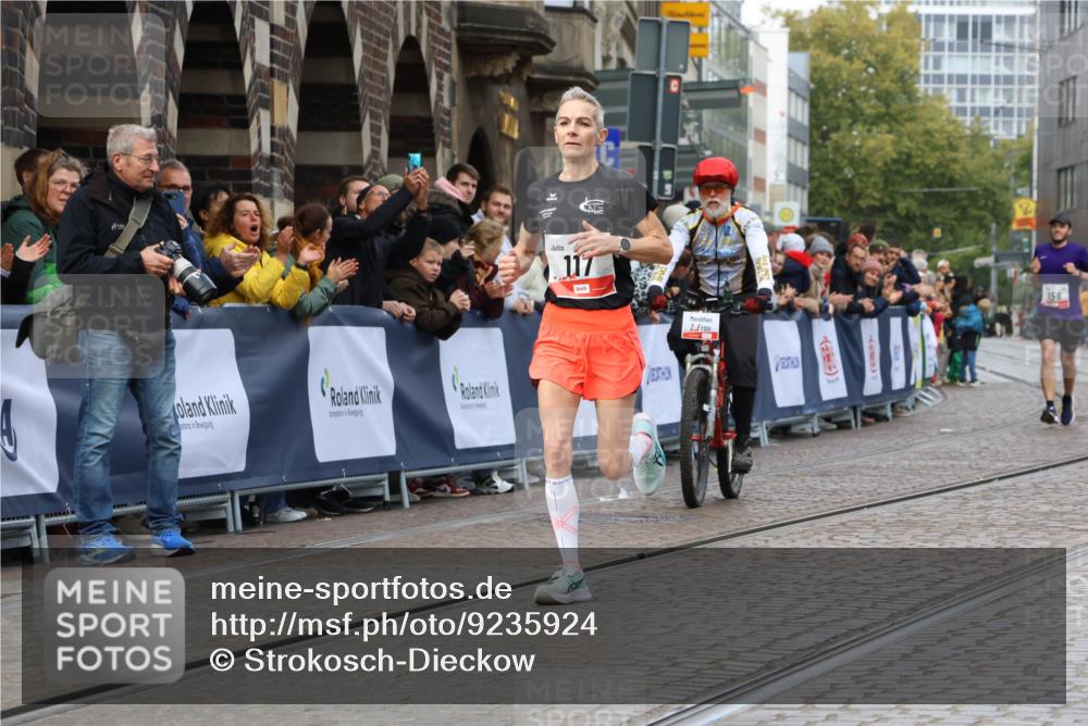 05.10.2025 - 20. swb-Marathon Bremen Strokosch-Dieckow http://msf.ph/oto/9235924 05.10.2025 12:38:51 Ziel 117, 158 meine-sportfotos.de