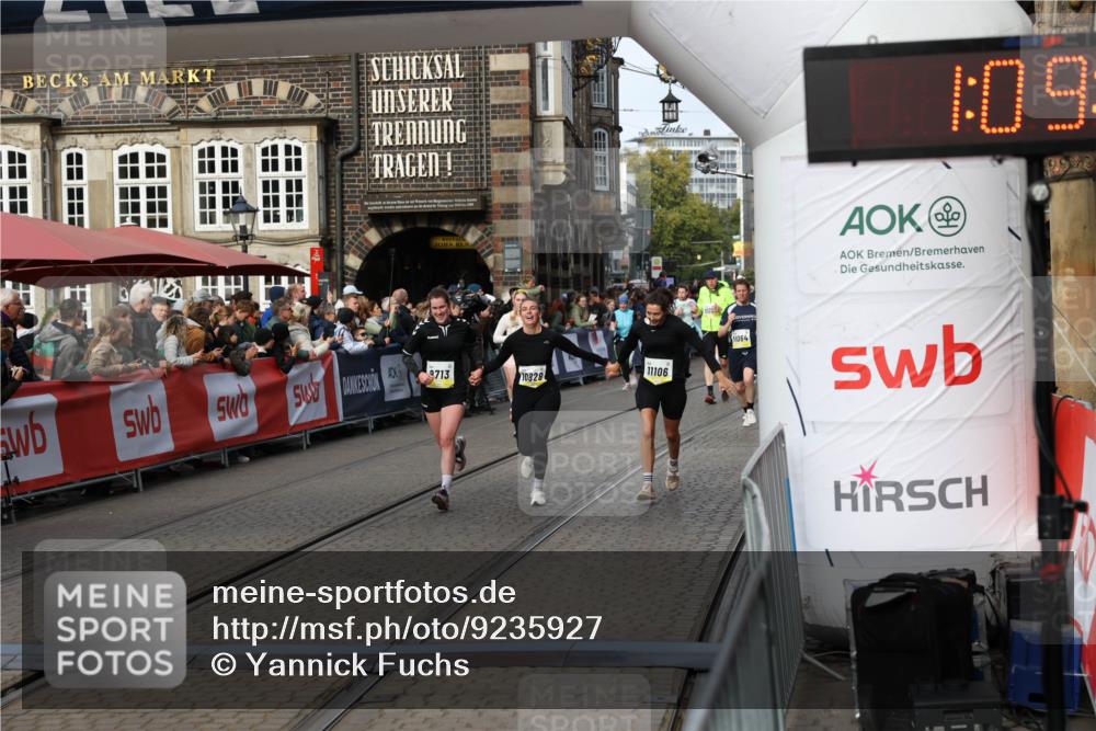05.10.2025 - 20. swb-Marathon Bremen Yannick Fuchs http://msf.ph/oto/9235927 05.10.2025 11:05:29 Ziel 9440, 9515, 9690, 9713, 9908, 9944, 10255, 10828, 10990, 11106, 11501, 11540 meine-sportfotos.de