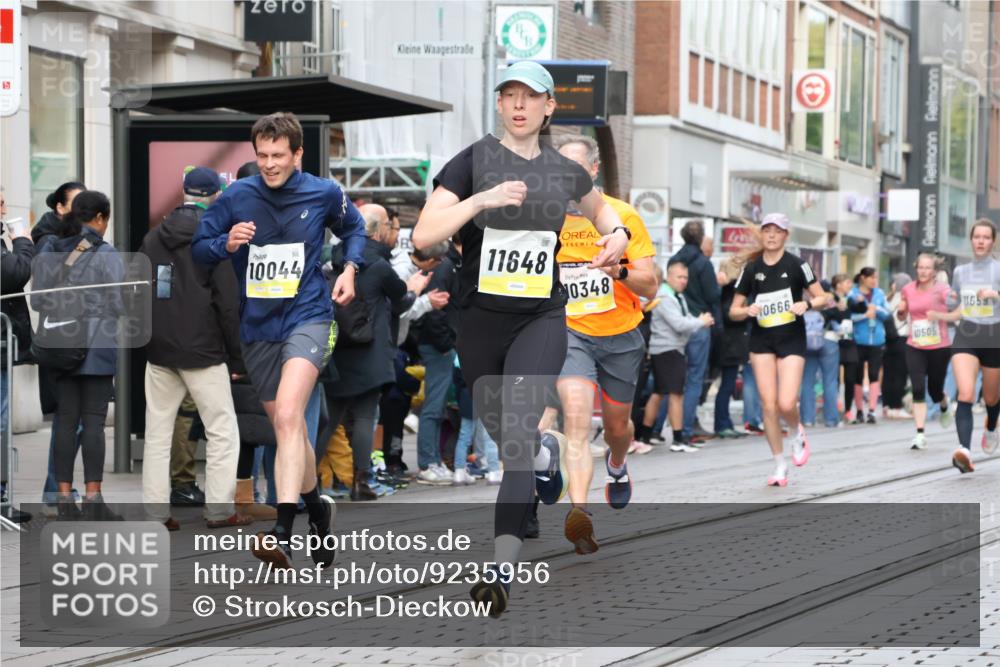 05.10.2025 - 20. swb-Marathon Bremen Strokosch-Dieckow http://msf.ph/oto/9235956 05.10.2025 10:44:01 Ziel 9361, 10044, 10348, 10505, 10649, 10666, 10816, 11645, 11648, 11659, 9361, 10044, 10348, 10505, 10649, 10666, 10816, 11645, 11648, 11659 meine-sportfotos.de