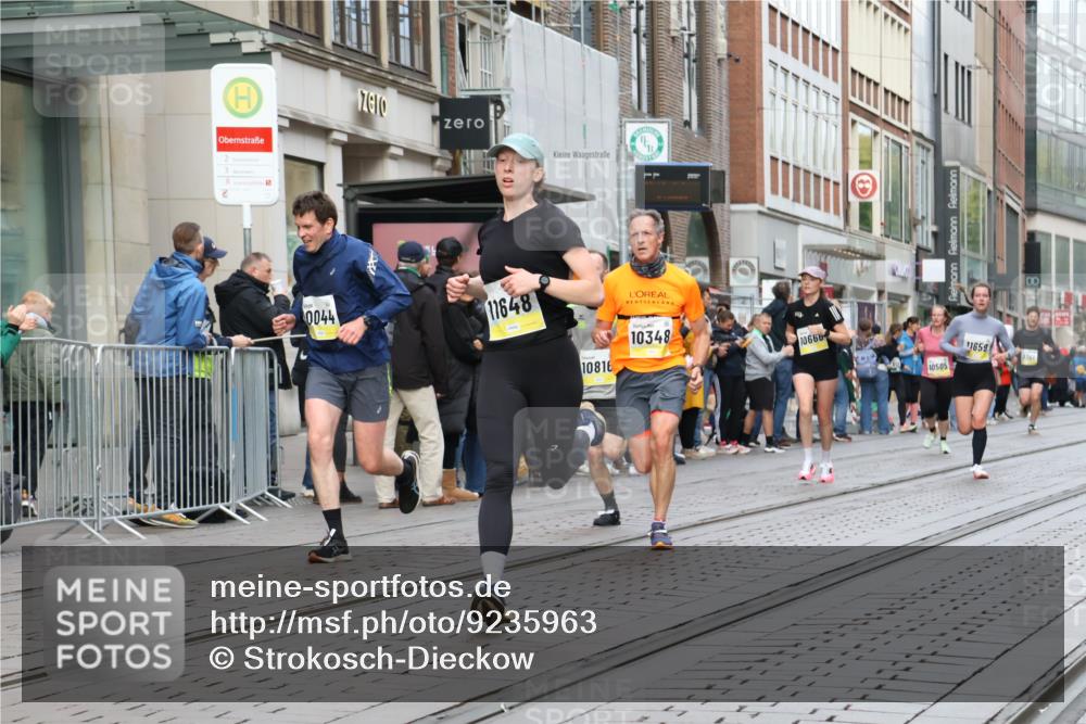 05.10.2025 - 20. swb-Marathon Bremen Strokosch-Dieckow http://msf.ph/oto/9235963 05.10.2025 10:44:02 Ziel 9361, 10044, 10348, 10505, 10649, 10666, 10816, 11645, 11648, 11659, 9361, 10044, 10348, 10505, 10649, 10666, 10816, 11645, 11648, 11659 meine-sportfotos.de