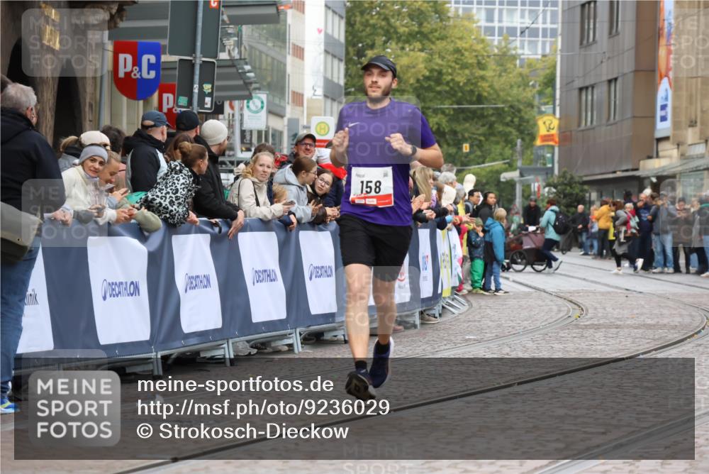05.10.2025 - 20. swb-Marathon Bremen Strokosch-Dieckow http://msf.ph/oto/9236029 05.10.2025 12:38:55 Ziel 158 meine-sportfotos.de