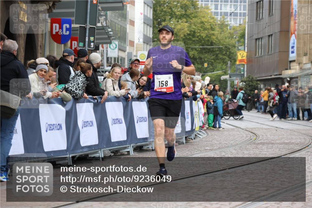 05.10.2025 - 20. swb-Marathon Bremen Strokosch-Dieckow http://msf.ph/oto/9236049 05.10.2025 12:38:55 Ziel 158 meine-sportfotos.de