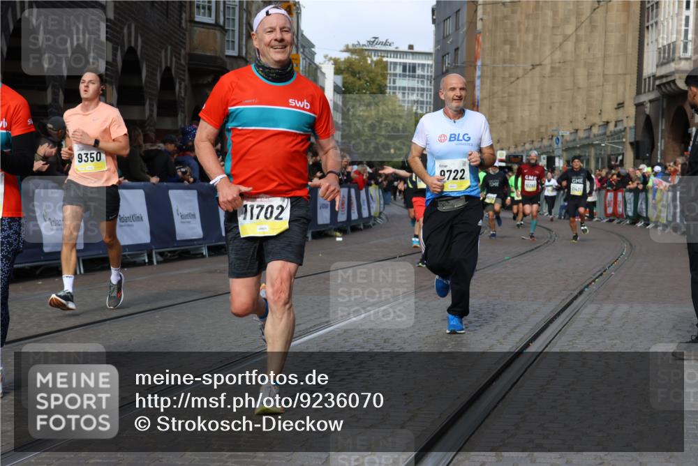 05.10.2025 - 20. swb-Marathon Bremen Strokosch-Dieckow http://msf.ph/oto/9236070 05.10.2025 10:55:22 Ziel 9201, 9350, 9514, 9654, 9722, 9902, 9933, 10116, 10256, 10260, 10970, 11025, 11115, 11380, 11431, 11702 meine-sportfotos.de