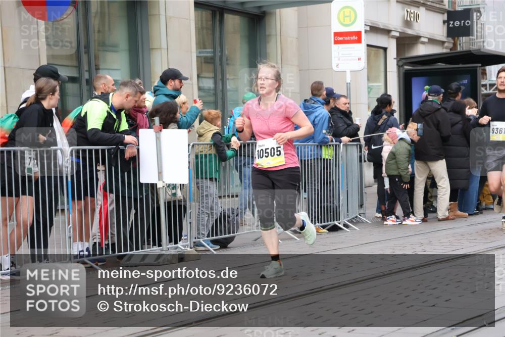 05.10.2025 - 20. swb-Marathon Bremen Strokosch-Dieckow http://msf.ph/oto/9236072 05.10.2025 10:44:09 Ziel 9361, 9897, 10505, 10554, 10666, 10816, 11659, 11666, 11714, 9361, 9897, 10505, 10554, 10666, 10816, 11659, 11666, 11714 meine-sportfotos.de