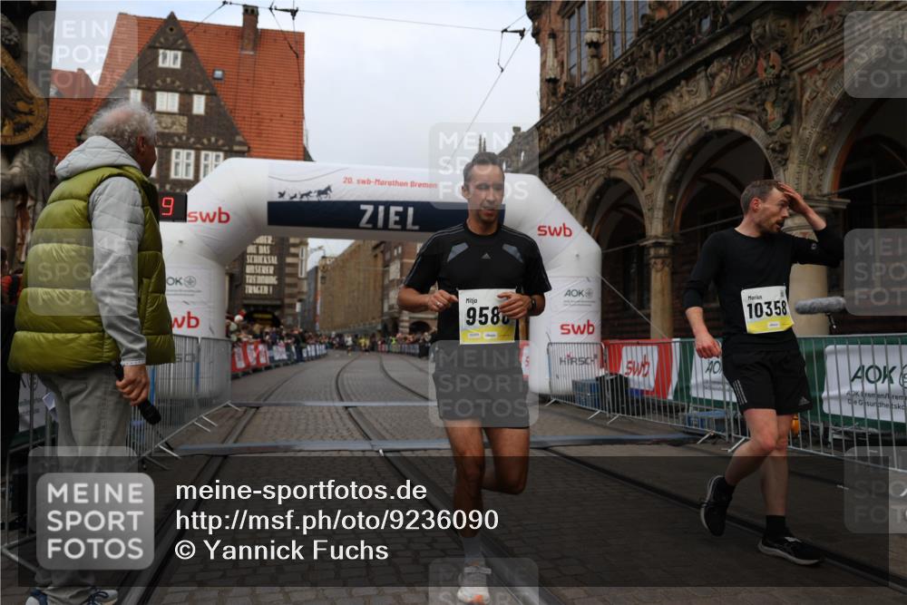 05.10.2025 - 20. swb-Marathon Bremen Yannick Fuchs http://msf.ph/oto/9236090 05.10.2025 10:37:38 Ziel 9586, 10358, 11021 meine-sportfotos.de