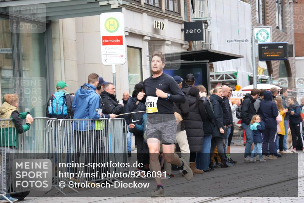 05.10.2025 - 20. swb-Marathon Bremen Strokosch-Dieckow http://msf.ph/oto/9236091 05.10.2025 10:44:10 Ziel 9361, 9897, 10092, 10505, 10554, 10666, 11659, 11666, 11714, 9361, 9897, 10092, 10505, 10554, 10666, 11659, 11666, 11714 meine-sportfotos.de