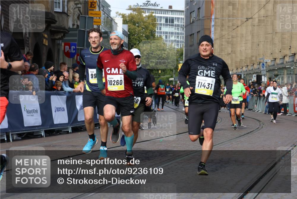 05.10.2025 - 20. swb-Marathon Bremen Strokosch-Dieckow http://msf.ph/oto/9236109 05.10.2025 10:55:26 Ziel 9722, 9856, 9902, 10111, 10256, 10260, 10262, 10745, 11025, 11197, 11380, 11431 meine-sportfotos.de