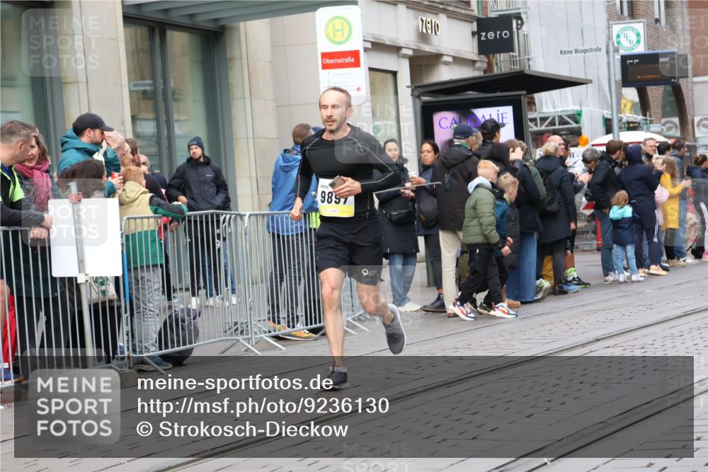 05.10.2025 - 20. swb-Marathon Bremen Strokosch-Dieckow http://msf.ph/oto/9236130 05.10.2025 10:44:18 Ziel 9361, 9878, 9897, 10092, 10306, 10505, 10554, 11666, 11714, 9361, 9878, 9897, 10092, 10306, 10505, 10554, 11666, 11714 meine-sportfotos.de
