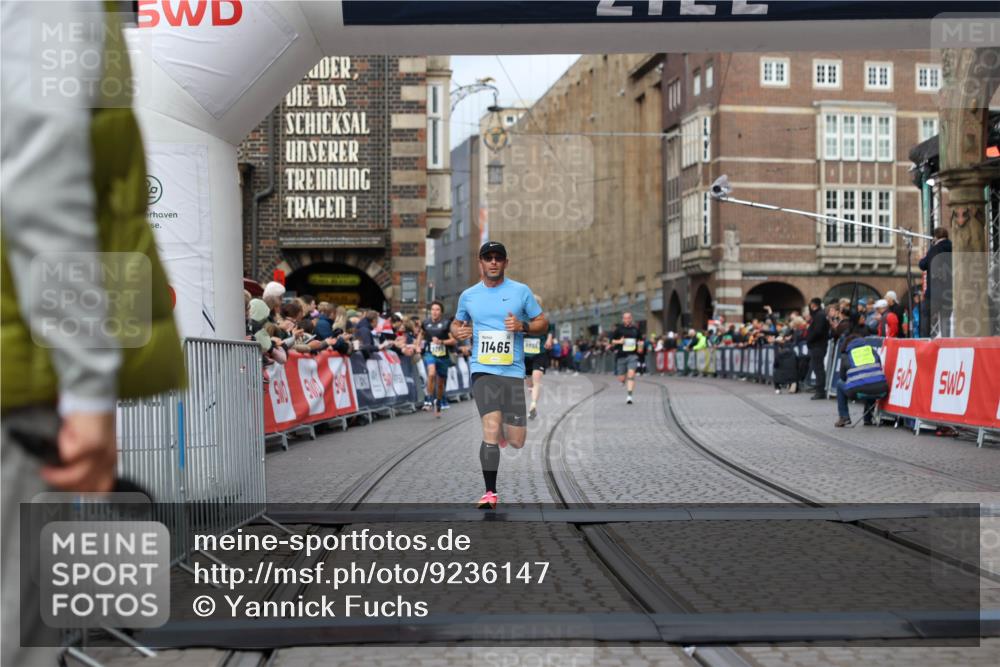 05.10.2025 - 20. swb-Marathon Bremen Yannick Fuchs http://msf.ph/oto/9236147 05.10.2025 10:38:04 Ziel 9755, 11465 meine-sportfotos.de
