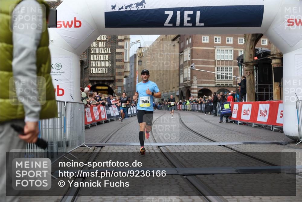 05.10.2025 - 20. swb-Marathon Bremen Yannick Fuchs http://msf.ph/oto/9236166 05.10.2025 10:38:05 Ziel 9755, 11465 meine-sportfotos.de