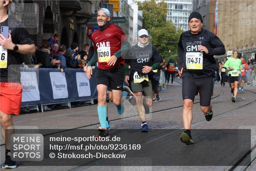 05.10.2025 - 20. swb-Marathon Bremen Strokosch-Dieckow http://msf.ph/oto/9236169 05.10.2025 10:55:26 Ziel 9722, 9856, 9902, 10111, 10256, 10260, 10262, 10745, 11025, 11197, 11380, 11431 meine-sportfotos.de