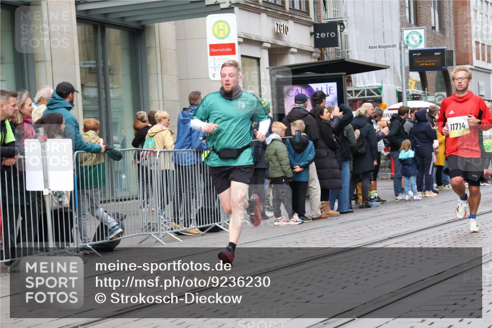 05.10.2025 - 20. swb-Marathon Bremen Strokosch-Dieckow http://msf.ph/oto/9236230 05.10.2025 10:44:24 Ziel 9878, 9897, 10092, 10306, 10554, 10568, 10633, 10851, 11666, 11714, 9878, 9897, 10092, 10306, 10554, 10568, 10633, 10851, 11666, 11714 meine-sportfotos.de