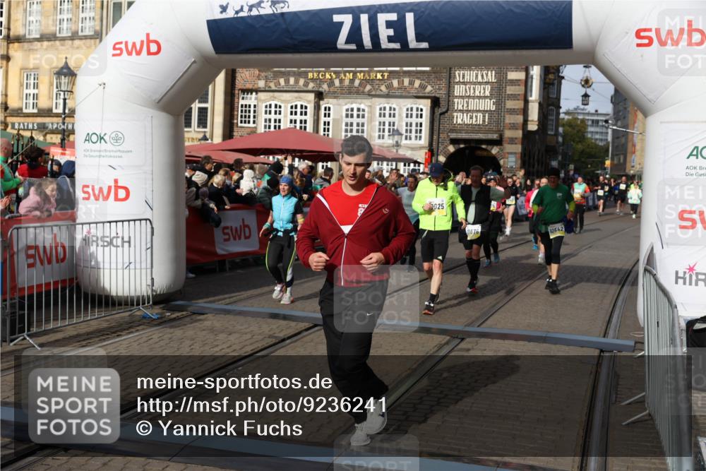 05.10.2025 - 20. swb-Marathon Bremen Yannick Fuchs http://msf.ph/oto/9236241 05.10.2025 11:05:37 Ziel 7654, 9713, 9752, 10025, 10158, 10289, 10426, 10511, 10542, 10828, 11064, 11106, 11164, 11676 meine-sportfotos.de