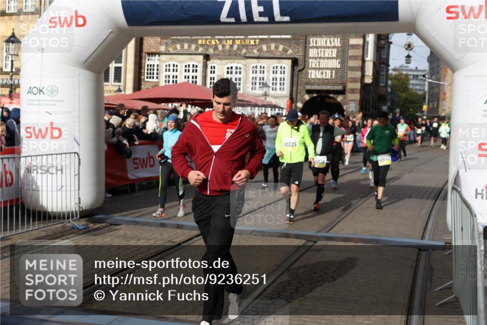 05.10.2025 - 20. swb-Marathon Bremen Yannick Fuchs http://msf.ph/oto/9236251 05.10.2025 11:05:37 Ziel 7654, 9713, 9752, 10025, 10158, 10289, 10426, 10511, 10542, 10828, 11064, 11106, 11164, 11676 meine-sportfotos.de