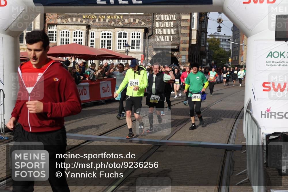 05.10.2025 - 20. swb-Marathon Bremen Yannick Fuchs http://msf.ph/oto/9236256 05.10.2025 11:05:37 Ziel 7654, 9713, 9752, 10025, 10158, 10289, 10426, 10511, 10542, 10828, 11064, 11106, 11164, 11676 meine-sportfotos.de