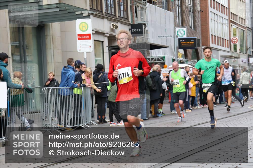 05.10.2025 - 20. swb-Marathon Bremen Strokosch-Dieckow http://msf.ph/oto/9236265 05.10.2025 10:44:26 Ziel 9590, 9878, 9897, 10092, 10306, 10554, 10568, 10633, 10851, 11666, 11714, 9590, 9878, 9897, 10092, 10306, 10554, 10568, 10633, 10851, 11666, 11714 meine-sportfotos.de