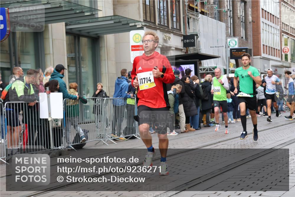 05.10.2025 - 20. swb-Marathon Bremen Strokosch-Dieckow http://msf.ph/oto/9236271 05.10.2025 10:44:26 Ziel 9590, 9878, 9897, 10092, 10306, 10554, 10568, 10633, 10851, 11666, 11714, 9590, 9878, 9897, 10092, 10306, 10554, 10568, 10633, 10851, 11666, 11714 meine-sportfotos.de