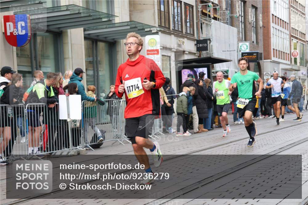 05.10.2025 - 20. swb-Marathon Bremen Strokosch-Dieckow http://msf.ph/oto/9236279 05.10.2025 10:44:26 Ziel 9590, 9878, 9897, 10092, 10306, 10554, 10568, 10633, 10851, 11666, 11714, 9590, 9878, 9897, 10092, 10306, 10554, 10568, 10633, 10851, 11666, 11714 meine-sportfotos.de