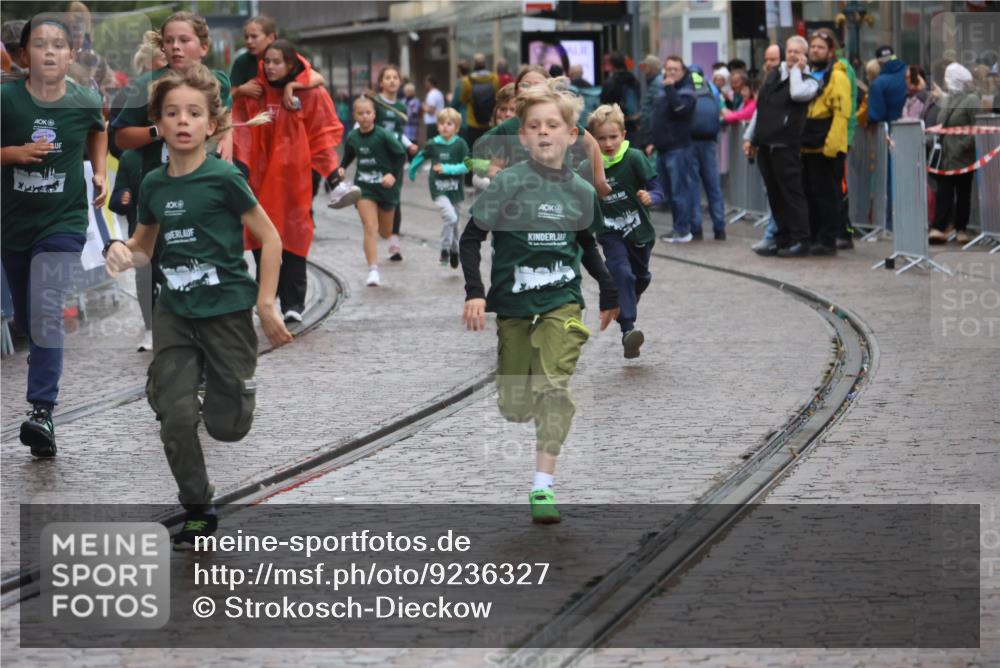 05.10.2025 - 20. swb-Marathon Bremen Strokosch-Dieckow http://msf.ph/oto/9236327 05.10.2025 15:20:20 Ziel  meine-sportfotos.de