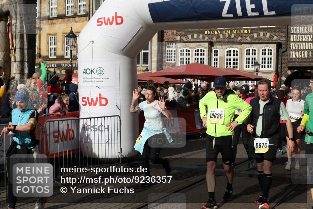 05.10.2025 - 20. swb-Marathon Bremen Yannick Fuchs http://msf.ph/oto/9236357 05.10.2025 11:05:39 Ziel 7654, 9210, 9419, 9752, 10025, 10158, 10289, 10426, 10437, 10511, 10542, 11064, 11164, 11676, 11681 meine-sportfotos.de