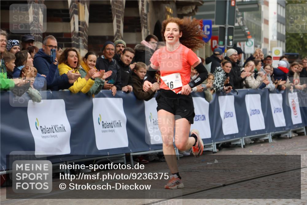 05.10.2025 - 20. swb-Marathon Bremen Strokosch-Dieckow http://msf.ph/oto/9236375 05.10.2025 12:39:17 Ziel 16 meine-sportfotos.de