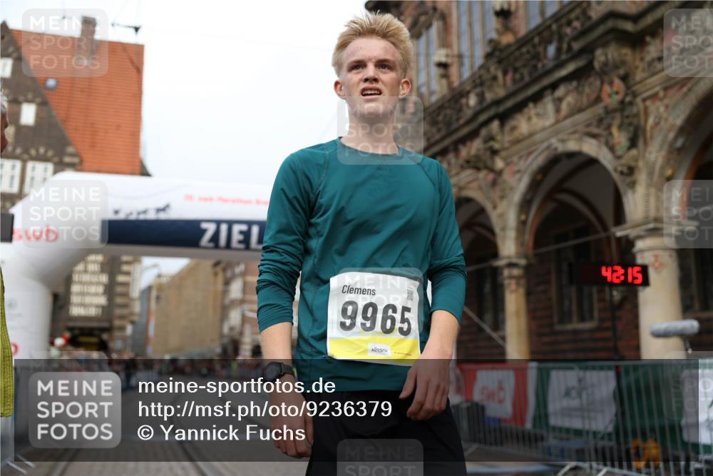 05.10.2025 - 20. swb-Marathon Bremen Yannick Fuchs http://msf.ph/oto/9236379 05.10.2025 10:38:11 Ziel 9755, 11328, 11465 meine-sportfotos.de