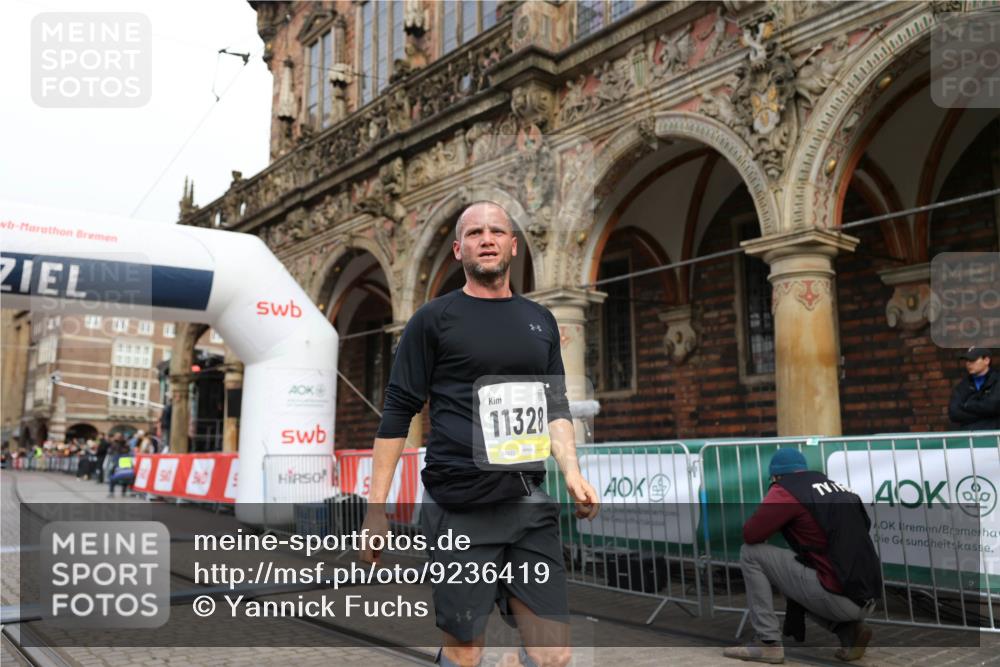 05.10.2025 - 20. swb-Marathon Bremen Yannick Fuchs http://msf.ph/oto/9236419 05.10.2025 10:38:13 Ziel 9755, 11328 meine-sportfotos.de