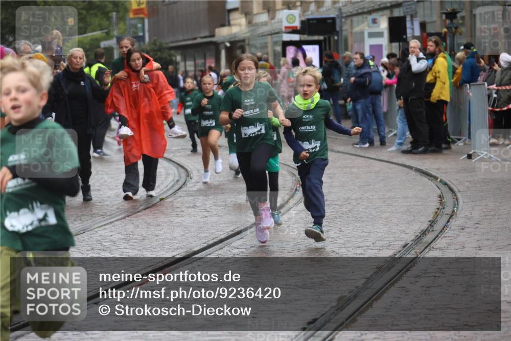 05.10.2025 - 20. swb-Marathon Bremen Strokosch-Dieckow http://msf.ph/oto/9236420 05.10.2025 15:20:22 Ziel  meine-sportfotos.de