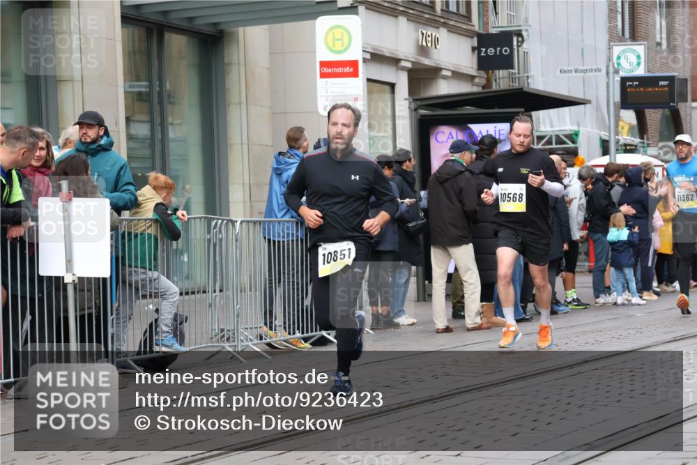 05.10.2025 - 20. swb-Marathon Bremen Strokosch-Dieckow http://msf.ph/oto/9236423 05.10.2025 10:44:40 Ziel 9202, 9590, 9678, 10091, 10568, 10633, 10822, 10851, 11362, 11715, 9202, 9590, 9678, 10091, 10568, 10633, 10822, 10851, 11362, 11715 meine-sportfotos.de