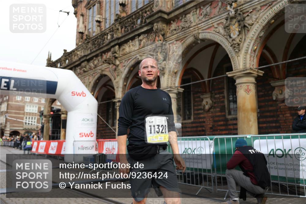 05.10.2025 - 20. swb-Marathon Bremen Yannick Fuchs http://msf.ph/oto/9236424 05.10.2025 10:38:13 Ziel 9755, 11328 meine-sportfotos.de