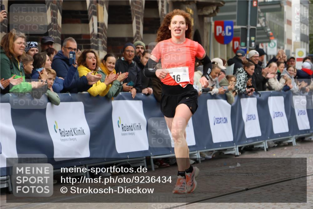 05.10.2025 - 20. swb-Marathon Bremen Strokosch-Dieckow http://msf.ph/oto/9236434 05.10.2025 12:39:17 Ziel 16 meine-sportfotos.de