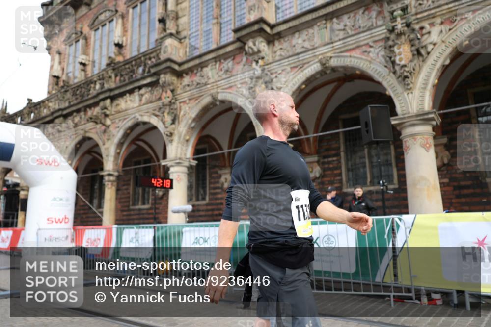 05.10.2025 - 20. swb-Marathon Bremen Yannick Fuchs http://msf.ph/oto/9236446 05.10.2025 10:38:14 Ziel 9755, 11328 meine-sportfotos.de
