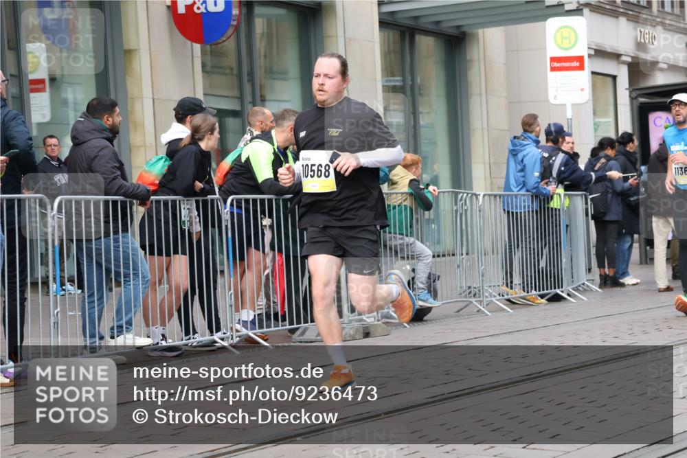 05.10.2025 - 20. swb-Marathon Bremen Strokosch-Dieckow http://msf.ph/oto/9236473 05.10.2025 10:44:43 Ziel 9202, 9590, 9678, 10091, 10431, 10568, 10633, 10822, 10851, 11362, 11488, 11715, 9202, 9590, 9678, 10091, 10431, 10568, 10633, 10822, 10851, 11362, 11488, 11715 meine-sportfotos.de