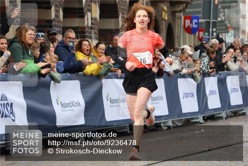 05.10.2025 - 20. swb-Marathon Bremen Strokosch-Dieckow http://msf.ph/oto/9236478 05.10.2025 12:39:17 Ziel 16 meine-sportfotos.de