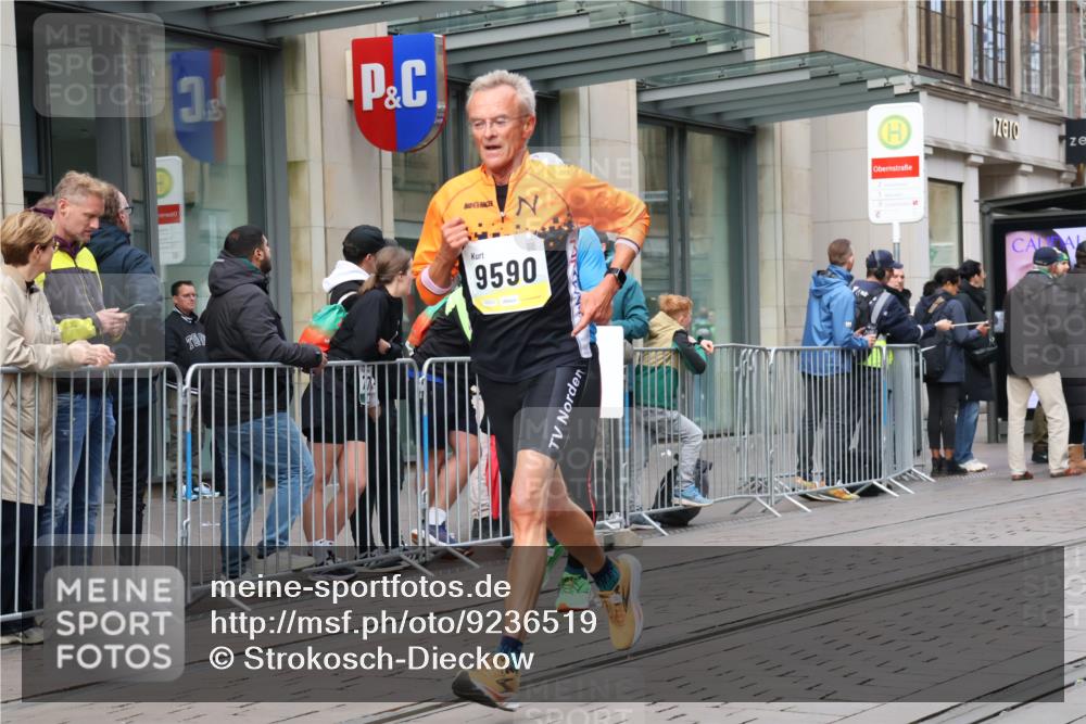 05.10.2025 - 20. swb-Marathon Bremen Strokosch-Dieckow http://msf.ph/oto/9236519 05.10.2025 10:44:45 Ziel 9202, 9290, 9590, 9678, 10091, 10431, 10568, 10633, 10822, 10851, 10898, 11362, 11488, 11715, 9202, 9290, 9590, 9678, 10091, 10431, 10568, 10633, 10822, 10851, 10898, 11362, 11488, 11715 meine-sportfotos.de