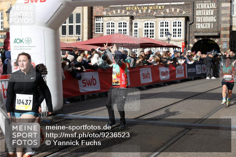 05.10.2025 - 20. swb-Marathon Bremen Yannick Fuchs http://msf.ph/oto/9236523 05.10.2025 11:05:43 Ziel 7654, 9210, 9419, 9752, 10025, 10426, 10437, 10511, 10542, 10999, 11164, 11676, 11681 meine-sportfotos.de