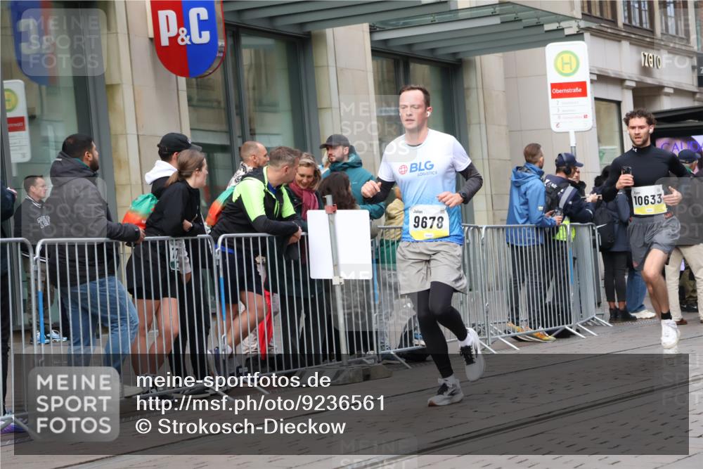05.10.2025 - 20. swb-Marathon Bremen Strokosch-Dieckow http://msf.ph/oto/9236561 05.10.2025 10:44:46 Ziel 9202, 9290, 9590, 9678, 9963, 10091, 10431, 10568, 10633, 10822, 10851, 10898, 11362, 11488, 11715, 9202, 9290, 9590, 9678, 9963, 10091, 10431, 10568, 10633, 10822, 10851, 10898, 11362, 11488, 11715 meine-sportfotos.de
