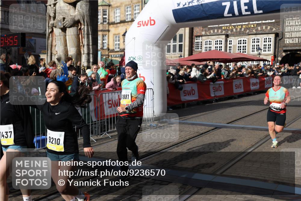 05.10.2025 - 20. swb-Marathon Bremen Yannick Fuchs http://msf.ph/oto/9236570 05.10.2025 11:05:45 Ziel 7654, 9210, 9419, 9752, 10426, 10437, 10843, 10844, 10999, 11164, 11604, 11676, 11681 meine-sportfotos.de