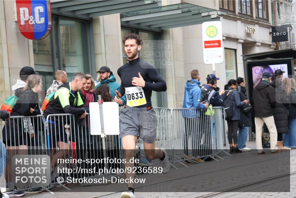 05.10.2025 - 20. swb-Marathon Bremen Strokosch-Dieckow http://msf.ph/oto/9236589 05.10.2025 10:44:48 Ziel 9202, 9290, 9590, 9678, 9963, 10091, 10431, 10568, 10633, 10634, 10822, 10851, 10898, 11362, 11488, 11715, 9202, 9290, 9590, 9678, 9963, 10091, 10431, 10568, 10633, 10634, 10822, 10851, 10898, 11362, 11488, 11715 meine-sportfotos.de