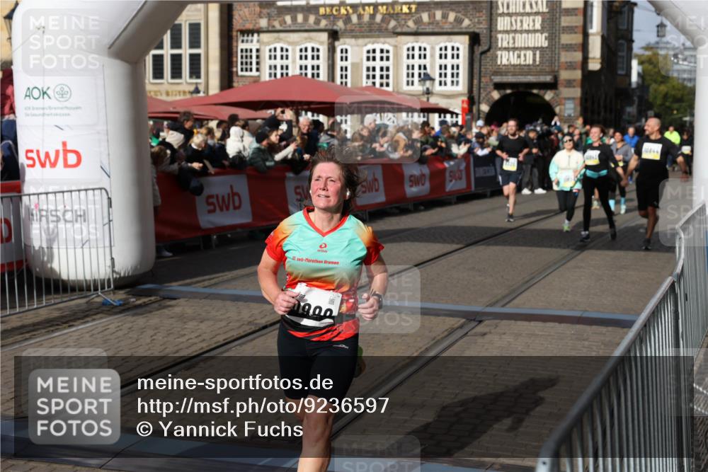 05.10.2025 - 20. swb-Marathon Bremen Yannick Fuchs http://msf.ph/oto/9236597 05.10.2025 11:05:46 Ziel 7654, 9210, 9335, 9419, 10426, 10437, 10843, 10844, 10999, 11164, 11604, 11681 meine-sportfotos.de