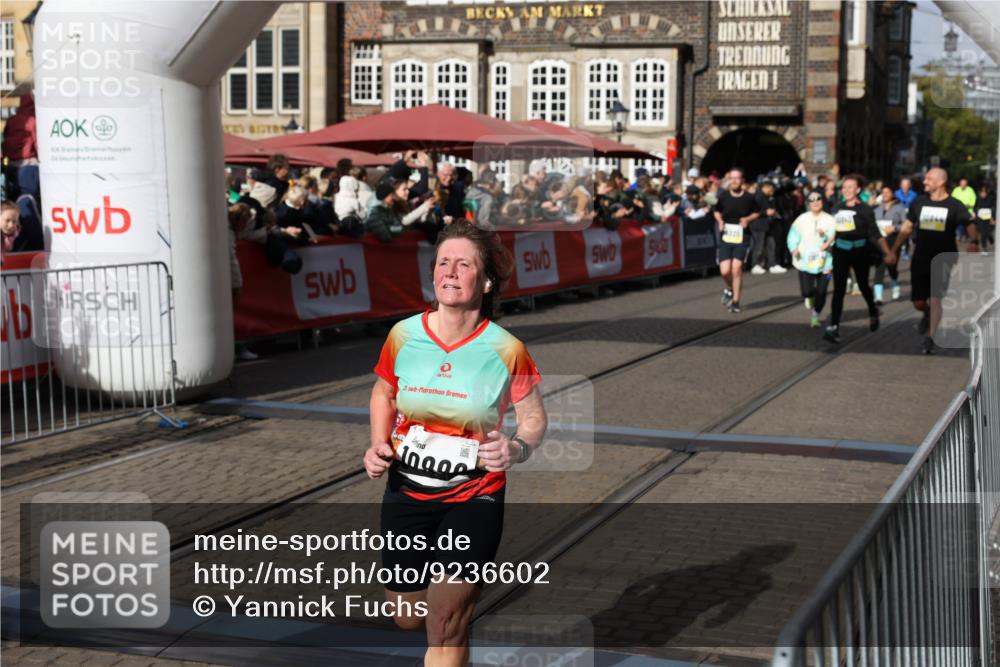 05.10.2025 - 20. swb-Marathon Bremen Yannick Fuchs http://msf.ph/oto/9236602 05.10.2025 11:05:46 Ziel 7654, 9210, 9335, 9419, 10426, 10437, 10843, 10844, 10999, 11164, 11604, 11681 meine-sportfotos.de