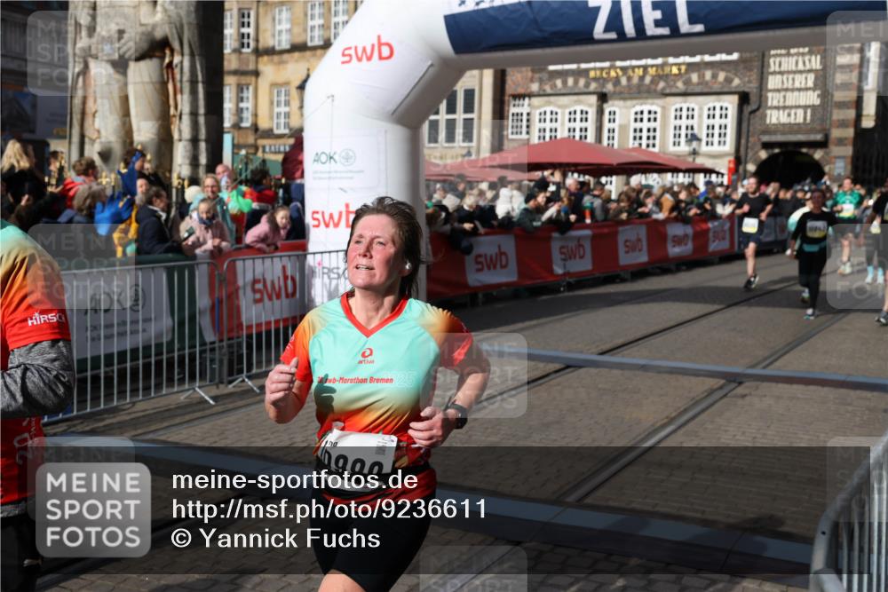 05.10.2025 - 20. swb-Marathon Bremen Yannick Fuchs http://msf.ph/oto/9236611 05.10.2025 11:05:46 Ziel 7654, 9210, 9335, 9419, 10426, 10437, 10843, 10844, 10999, 11164, 11604, 11681 meine-sportfotos.de