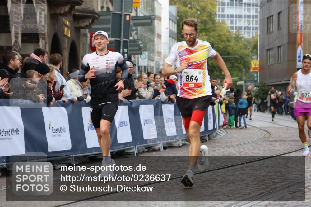 05.10.2025 - 20. swb-Marathon Bremen Strokosch-Dieckow http://msf.ph/oto/9236637 05.10.2025 12:39:56 Ziel 964, 1528 meine-sportfotos.de