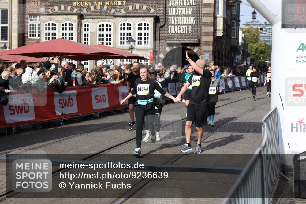 05.10.2025 - 20. swb-Marathon Bremen Yannick Fuchs http://msf.ph/oto/9236639 05.10.2025 11:05:47 Ziel 9210, 9335, 9419, 10197, 10437, 10529, 10843, 10844, 10999, 11164, 11604, 11681 meine-sportfotos.de