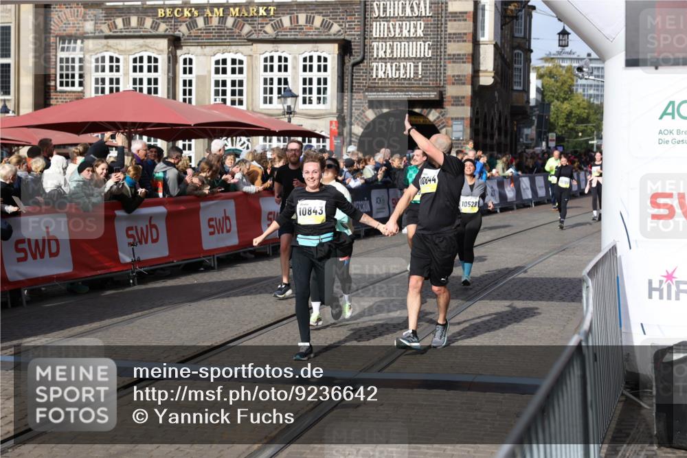 05.10.2025 - 20. swb-Marathon Bremen Yannick Fuchs http://msf.ph/oto/9236642 05.10.2025 11:05:47 Ziel 9210, 9335, 9419, 10197, 10437, 10529, 10843, 10844, 10999, 11164, 11604, 11681 meine-sportfotos.de