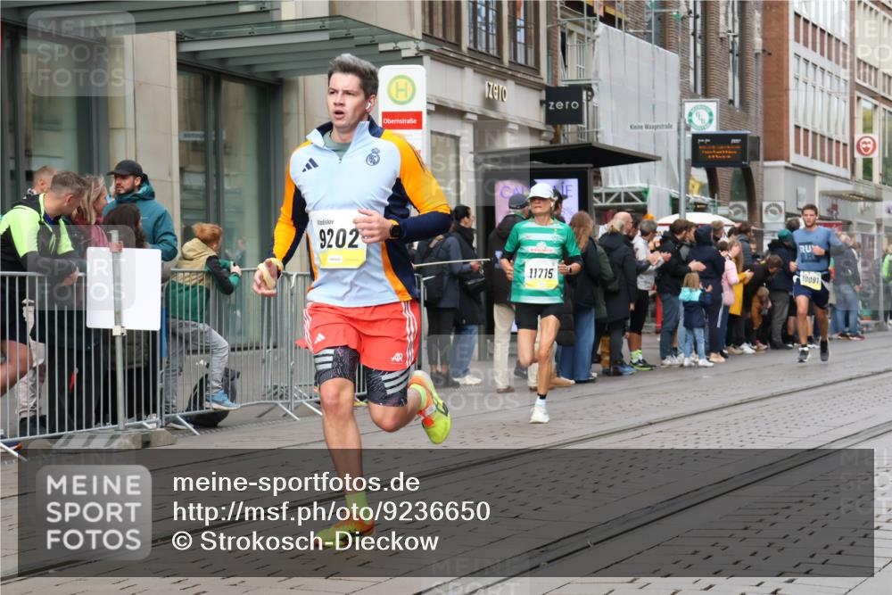05.10.2025 - 20. swb-Marathon Bremen Strokosch-Dieckow http://msf.ph/oto/9236650 05.10.2025 10:44:51 Ziel 9202, 9290, 9396, 9590, 9678, 9885, 9963, 10091, 10431, 10634, 10822, 10898, 11346, 11362, 11488, 11715, 9202, 9290, 9396, 9590, 9678, 9885, 9963, 10091, 10431, 10634, 10822, 10898, 11346, 11362, 11488, 11715 meine-sportfotos.de