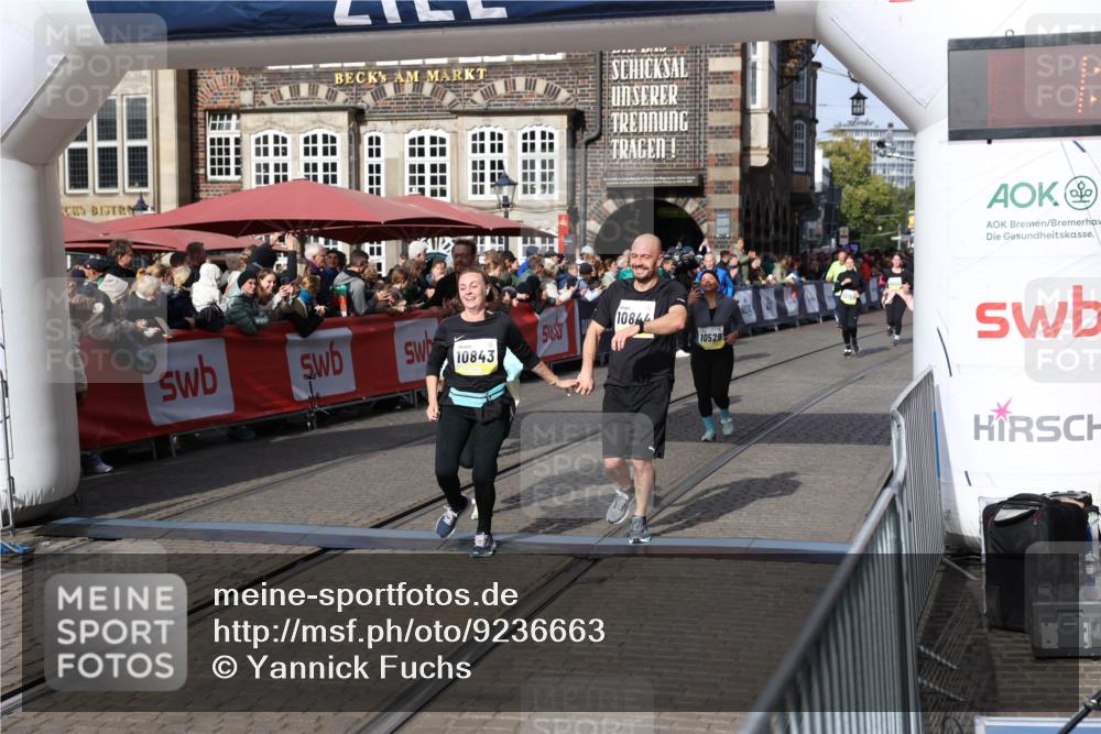 05.10.2025 - 20. swb-Marathon Bremen Yannick Fuchs http://msf.ph/oto/9236663 05.10.2025 11:05:48 Ziel 9210, 9335, 9419, 10197, 10437, 10529, 10843, 10844, 10999, 11604, 11681 meine-sportfotos.de